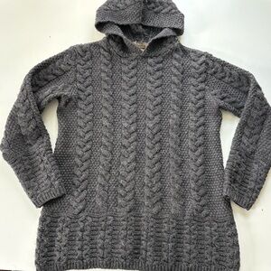 Inis Craft cable knit hoodie 100% merino wool
Medium